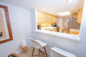 Private kitchen - Siesta Key Rental 100 steps to the Beach (Siesta Key)