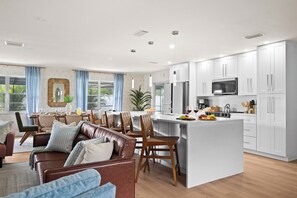 Interior - Tropic Luxe - Saltwater Pool + Hot Tub + 3 Miles to IMG (Bradenton)