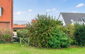 Property grounds - Gorgeous home in Assens with WiFi (Assens)