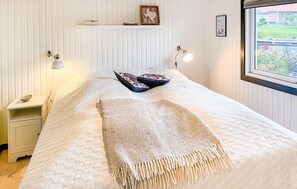 سرير سفر وواي فاي مجانًا