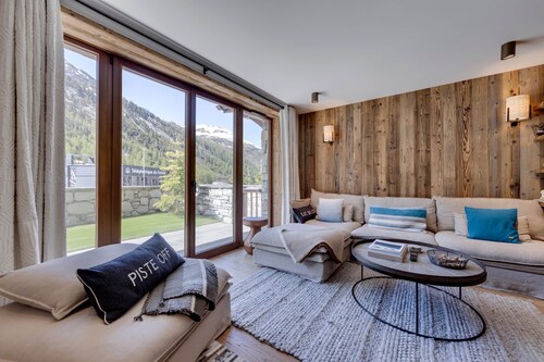 Lièvre Blanc - Last In The Valley