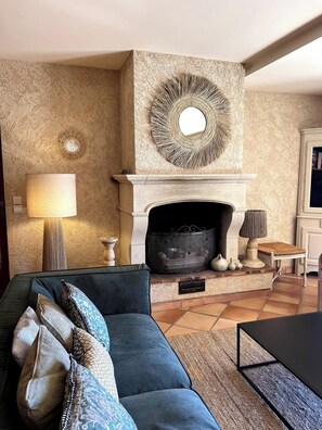 TV - Lou Chamanou - House with sea view, swimming pool. Cavaliere (Le Lavandou)