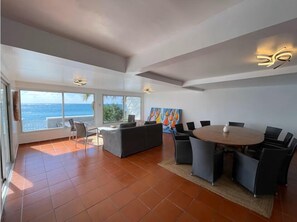 Dining - Villa Sunshine: Beachfront (Simpson Bay)