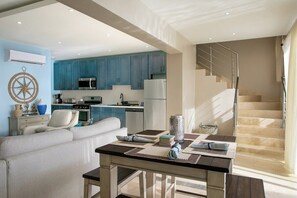 Interior - Villa Myles: Beachfront (Simpson Bay)