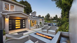 Interior - LA Hillside Retreat w/ Pool, Views, Fire Pit & Outdoor Lounging Casa Bellagio by Avantstay (Los Angeles)