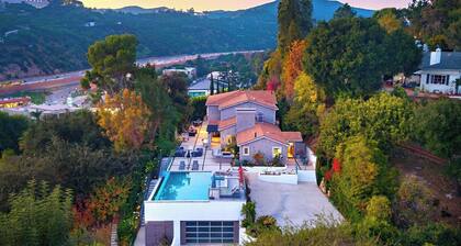 LA Hillside Retreat w/ Pool, Views, Fire Pit & Outdoor Lounging Casa Bellagio by Avantstay