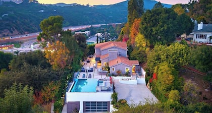LA Hillside Retreat w/ Pool, Views, Fire Pit & Outdoor Lounging Casa Bellagio by Avantstay