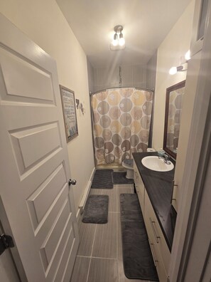 Hair dryer, towels, toilet paper - Nature view retreat (Gatineau)