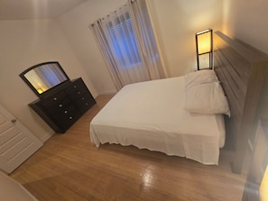 3 bedrooms, iron/ironing board, WiFi, bed sheets - Nature view retreat (Gatineau)