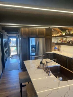 Microwave, dishwasher - Dead Lake Retreat, Richville, MN (Richville)
