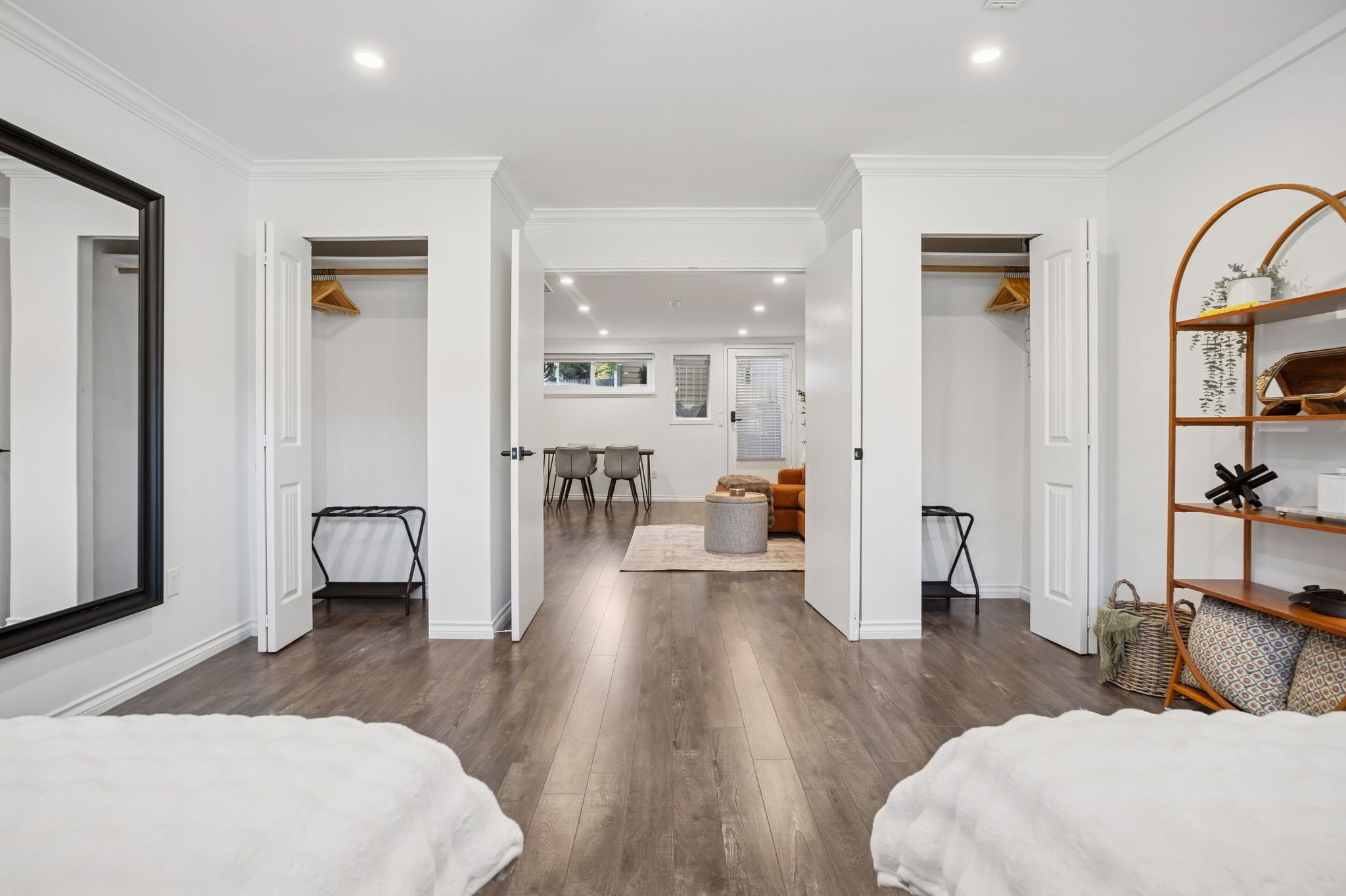 Strykejern/-brett, internettilgang og sengetøy