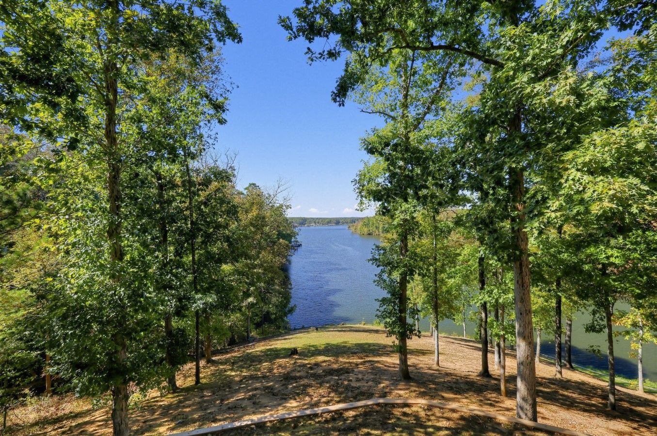 Backyard | Lake View | Private Setting
