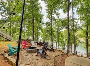 Property grounds - Lakefront Escape | Dock, Fire Pit & Game Room (Sparta)
