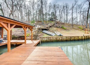 Property grounds - Lakefront Escape | Dock, Fire Pit & Game Room (Sparta)