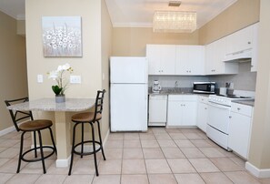 Fridge, microwave, oven, stovetop - Gulf Front 8th Floor Studio - Sleeps up to 4 (Panama City Beach)