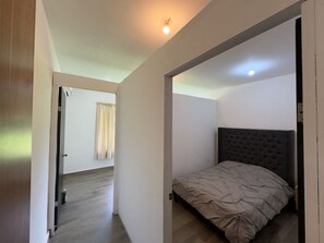 2 habitaciones, escritorio, wifi y ropa de cama 