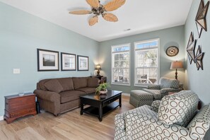 Living area - Sons of Beaches - Center of OIB/Pool/Elevator (Ocean Isle Beach)