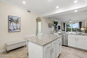 Interior - 2 BD/2BTH condo with sunset views in Heritage Landing - many amenities! (Punta Gorda)
