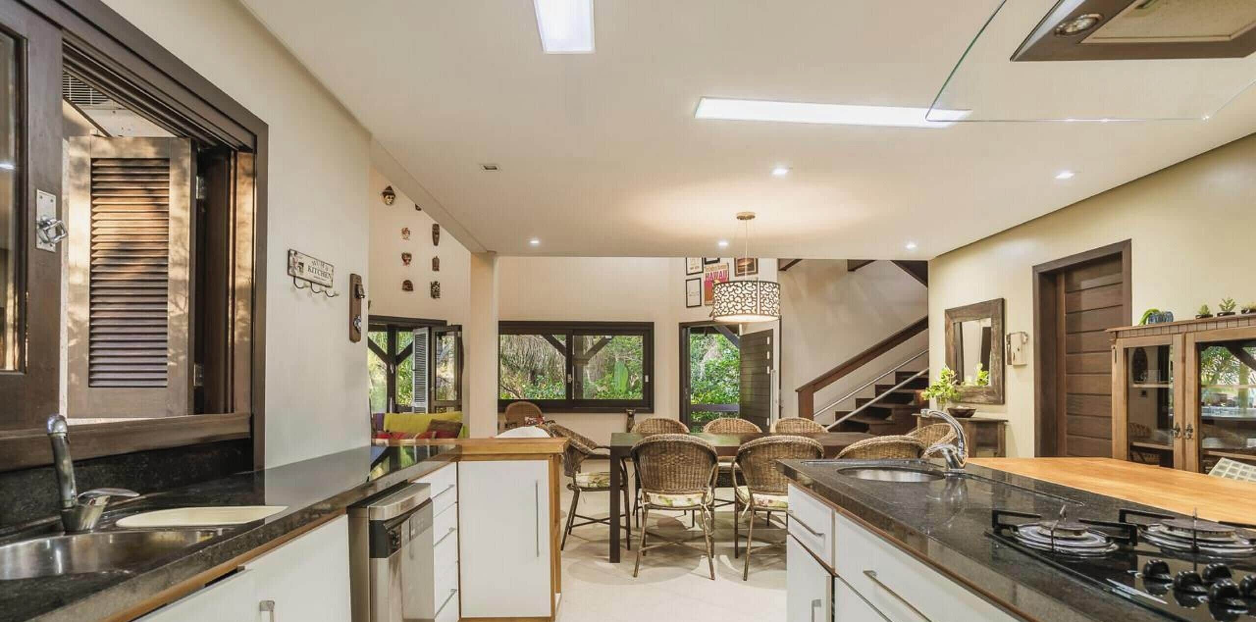 俱乐部独立别墅, 浴缸, 湖景 | 私人厨房 | 冰箱、微波炉、厨具/餐具、餐桌