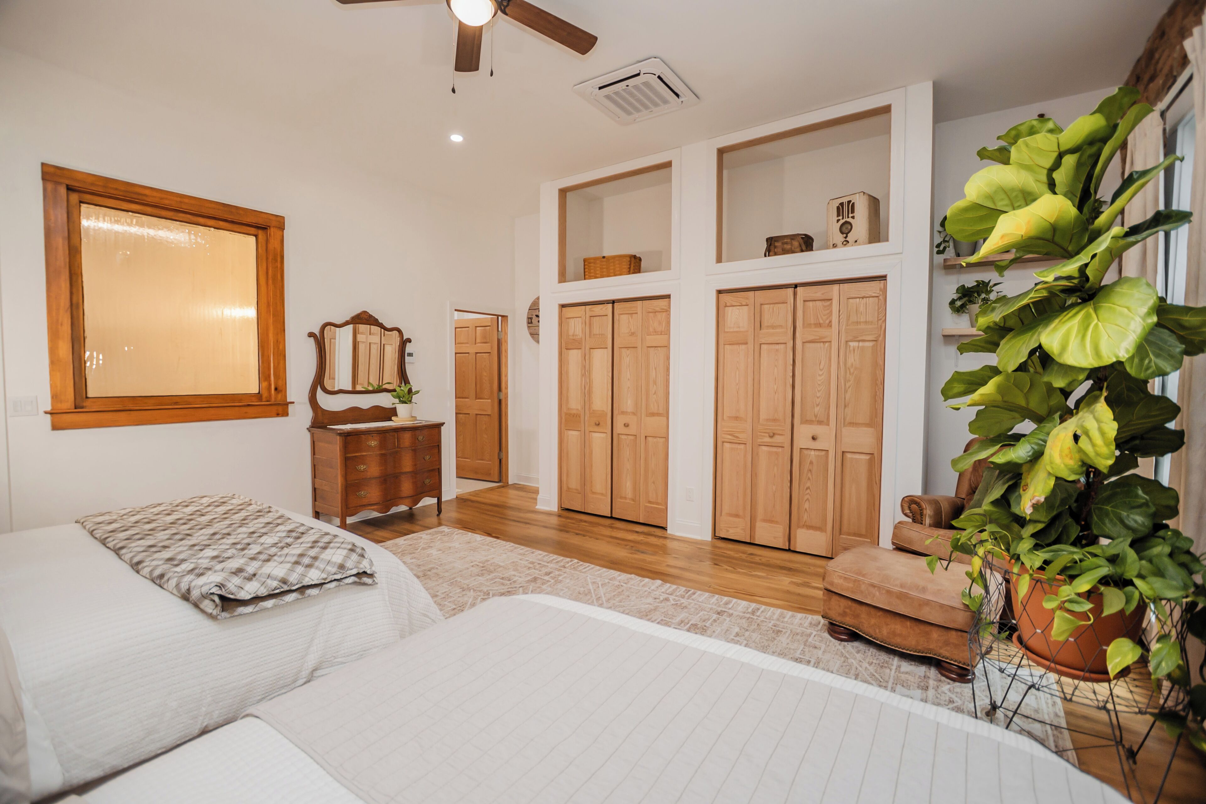 Tabla de planchar con plancha y wifi gratis 