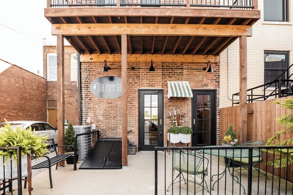 تناول الطعام بالخارج