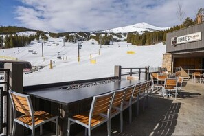 Outdoor dining - Grand Colorado on Peak 8: Ski-In/Ski-Out. 1BR w/sleeper sofa + 2BA. (Breckenridge)