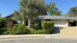 Exterior - Mid-Century Ojai Escape | Hot Tub & Serene Garden (Ojai)