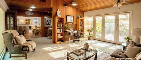 TV, lareira, videogames, aparelho de som