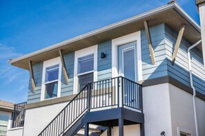 تفاصيل الفندق من الخارج