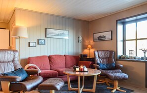 TV - Awesome apartment in Lindesnes with WiFi (Lindesnes)