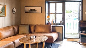 TV - Awesome apartment in Lindesnes with WiFi (Lindesnes)