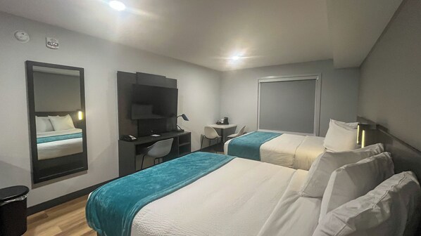 Standard Room, 2 Queen Beds, Non Smoking, Kitchen - Studio 6 – Fort Frances, On (Fort Frances)