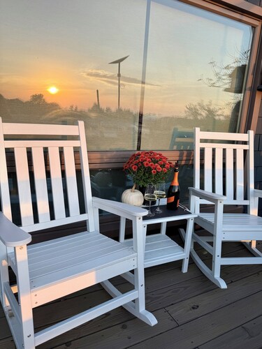 Beautiful 3-bedroom cottage with sunset deck and partial bay view in Sister Bay