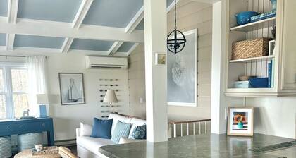 Beautiful 3-bedroom cottage with sunset deck and partial bay view in Sister Bay