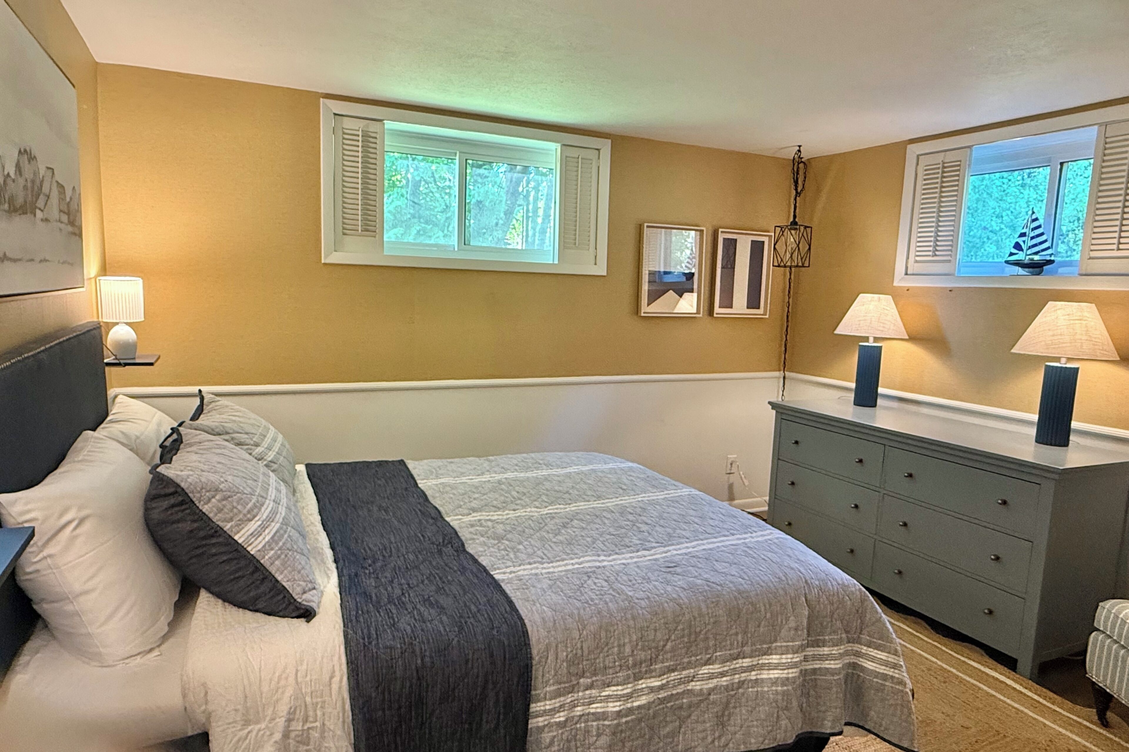 3 bedrooms, desk, iron/ironing board, WiFi