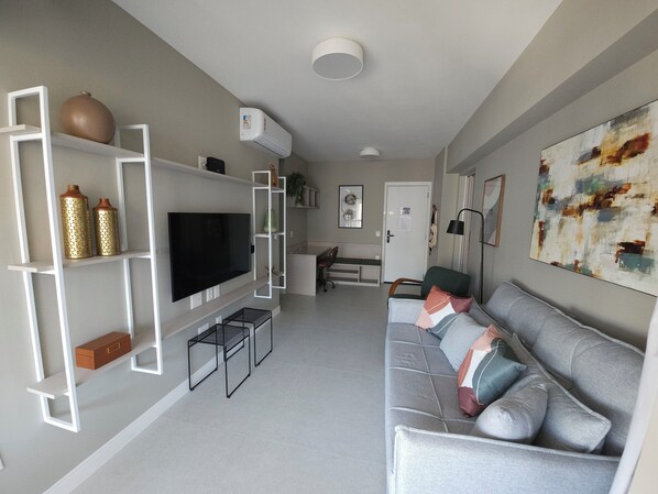 Smart TV - Apartment in Brooklin, 2 bedrooms, garage. (São Paulo)
