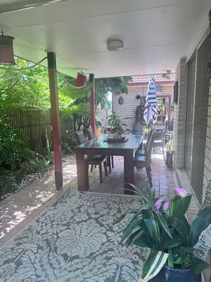 Outdoor dining - Tropical tranquility 3BR, pvte
Comfy home close trans,ferry,gym,walk/cycle track (Victoria Point)
