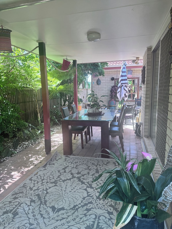 Outdoor dining - Tropical tranquility 3BR, pvte
Comfy home close trans,ferry,gym,walk/cycle track (Victoria Point)