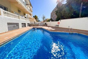 A heated pool - Carihuela Beach studio, 2nd line of the beach (Torremolinos)