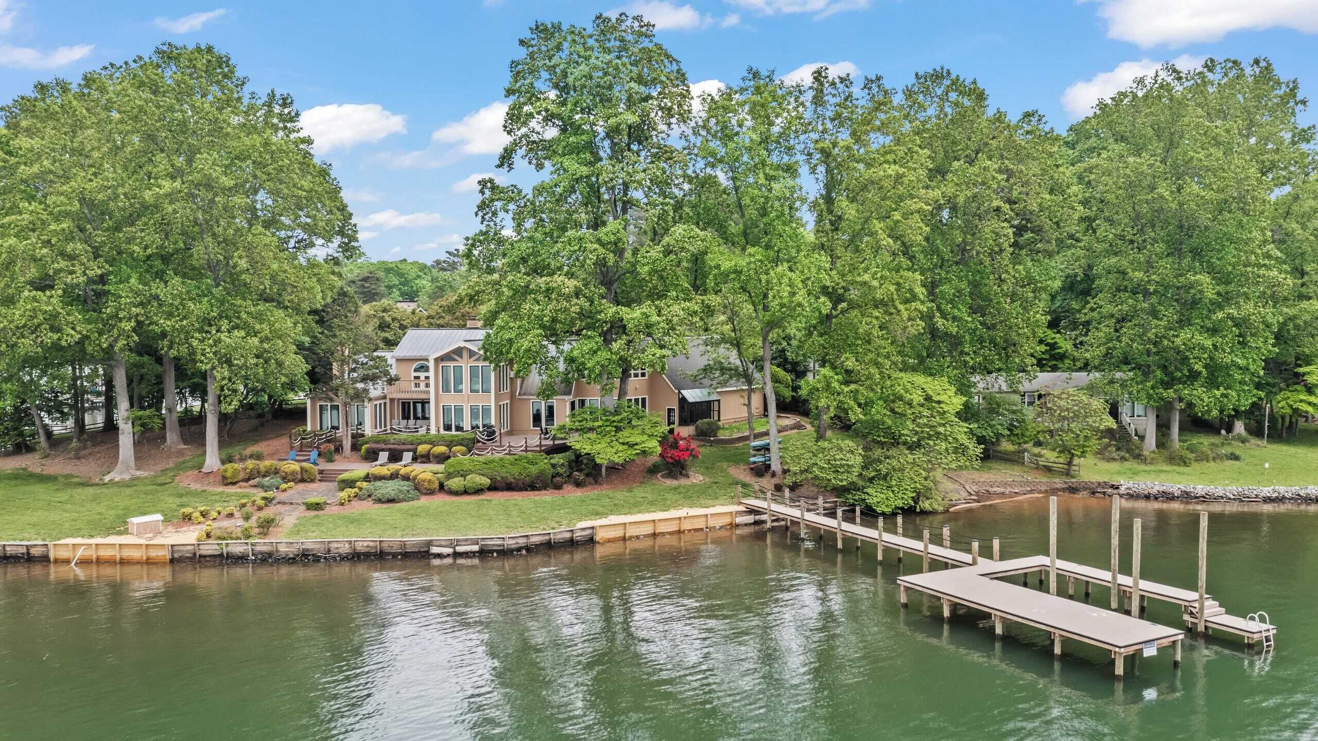 Talo (4 Bedrooms) | Majoituspaikan julkisivu