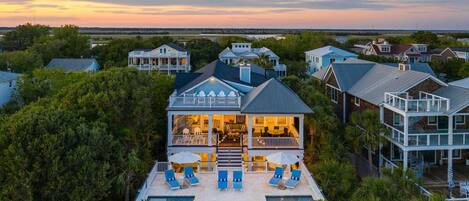 المنشأة من الداخل