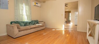 2-bedroom APT in downtown N. Wilkesboro - travel nurse or long term stay welcome