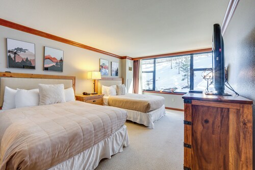 Resort Condo: Ski-In/Ski-Out, Pool, Hot Tub!