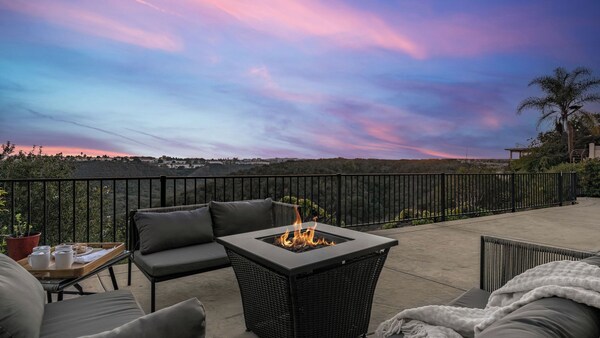 Vista Del Sol By Avantstay Bright Hilltop Stay + Patio + Views + Premium Kitchen & Space For Groups - San Diego, CA