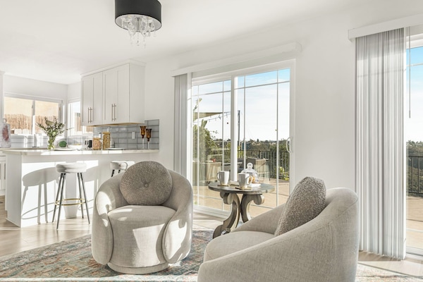 House (5 Bedrooms) | Interior