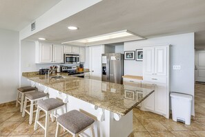 Fridge, microwave, stovetop, dishwasher - Beachfront, Stunning Views: Suntide III - Unit 403 (South Padre Island)
