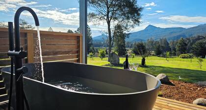 Luxury Cabin with Outdoor Bath · Mountain Views · Near Mt Field