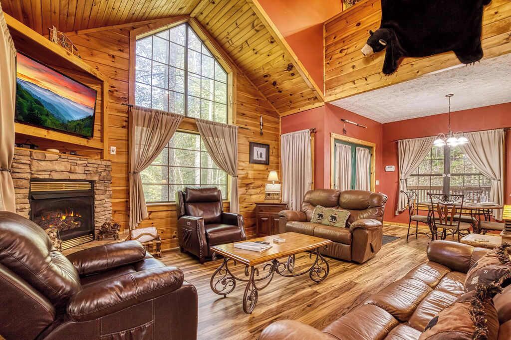 Télévision, cheminée, baby-foot, espaces bureaux