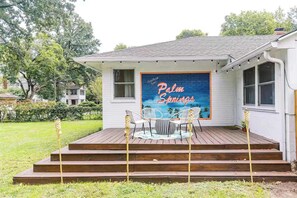 تناول الطعام بالخارج