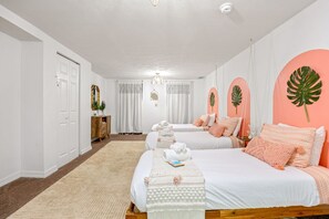 3 Schlafzimmer, Schreibtisch, Bügeleisen/Bügelbrett, WLAN
